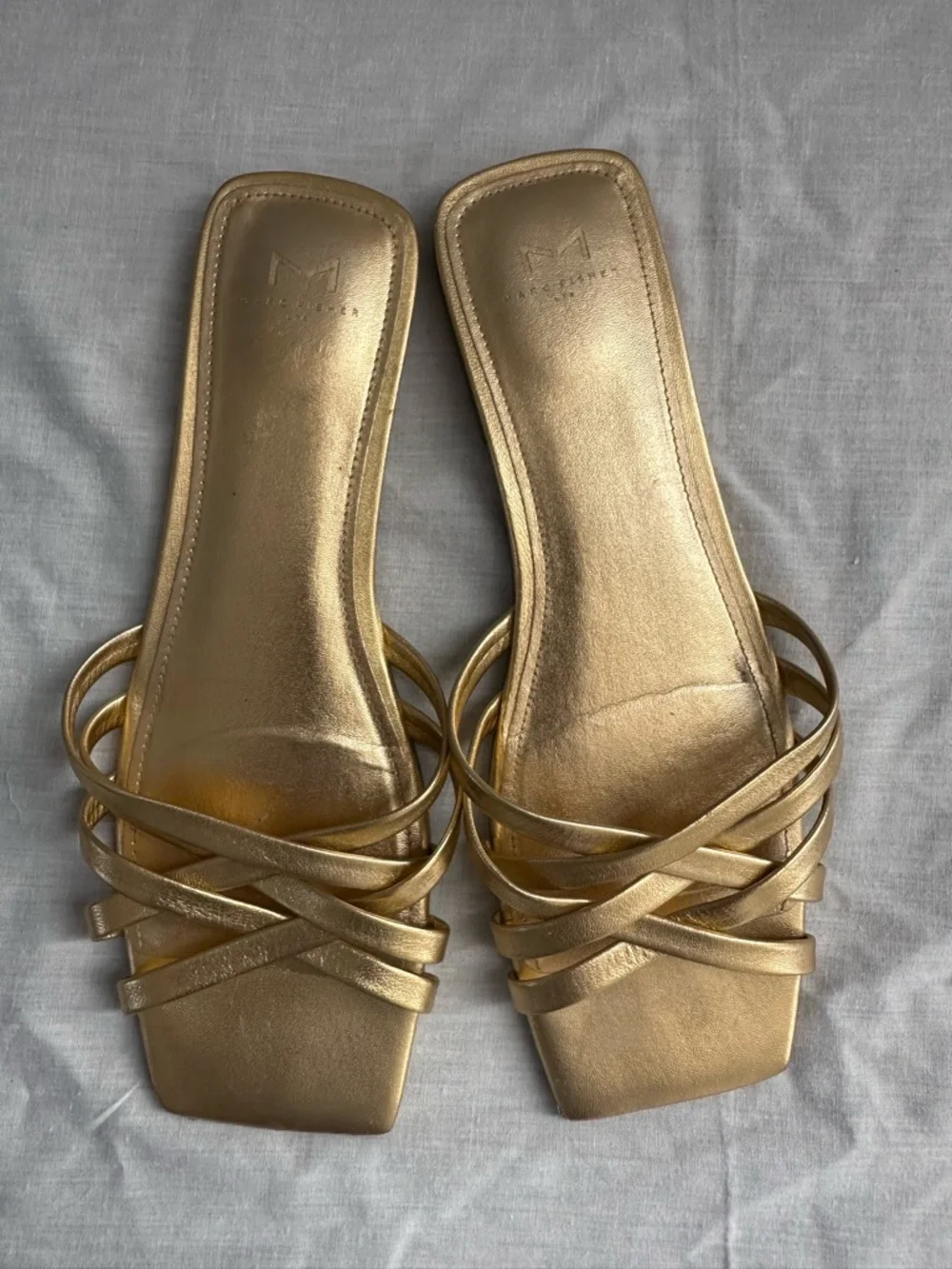 Marc Fisher LTD Gold Strappy Flat Sandals Square Toe Crossover Straps – Size 11 - Picture 2 of 8